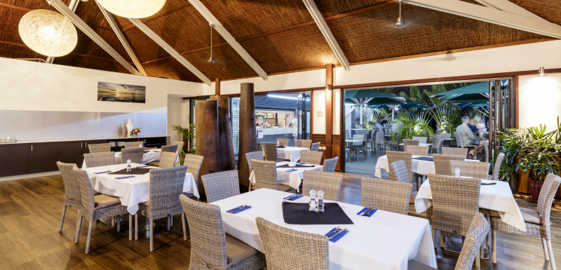Restaurant Oaks Cable Beach Sanctuary Resort Hotel Broome